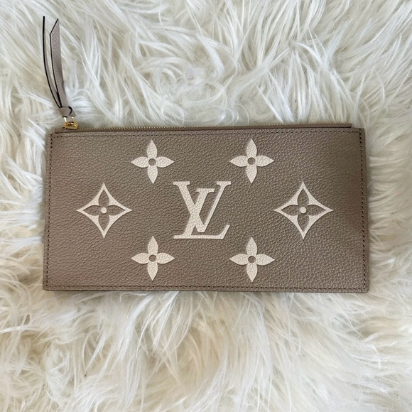 🌟SOLD🌟 BRAND NEW Louis Vuitton bicolor zipped pouch - Picture 3 of 3